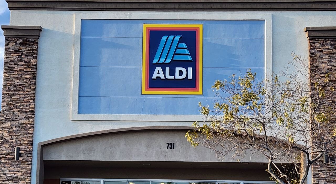 ALDI: A Practical Guide  to America’s Budget-Friendly Grocery Solution